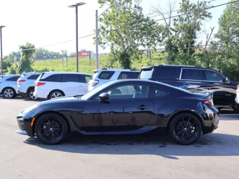 More photos of 2023 Toyota GR86 Premium at Jay Wolfe Honda, MO