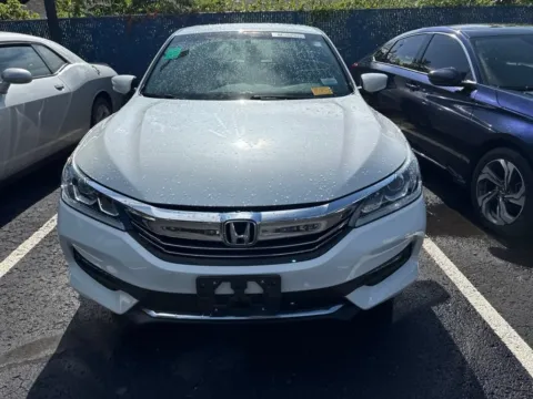 Photos of 2017 Honda Accord Sedan Sport SE for sale in Kansas City, MO at Jay Wolfe Honda
