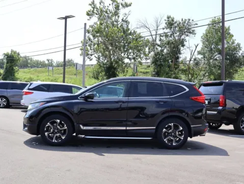 More photos of 2018 Honda CR-V Touring at Jay Wolfe Honda, MO