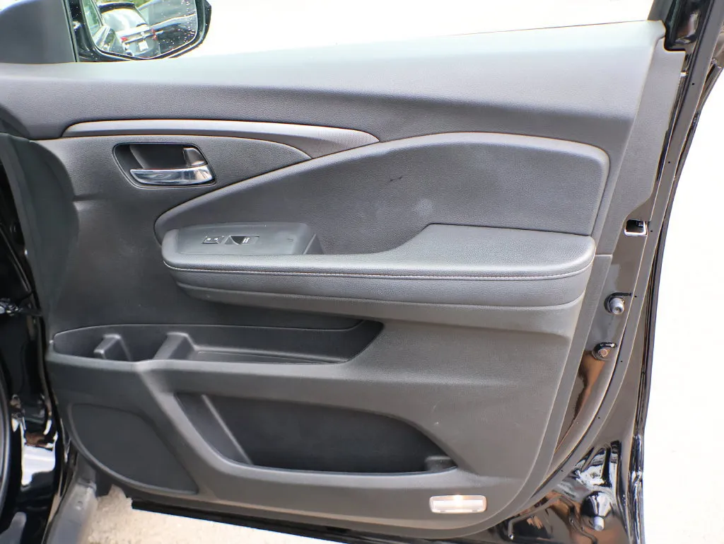 Honda Ridgeline photo 11