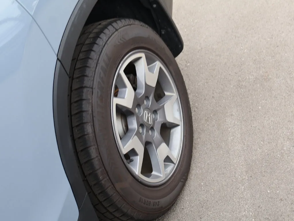 Honda Passport photo 36