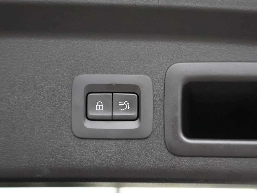 Mazda CX-30 photo 16