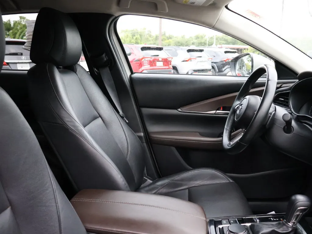 Mazda CX-30 photo 8