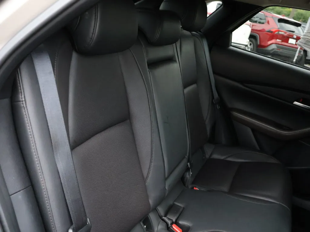 Mazda CX-30 photo 12
