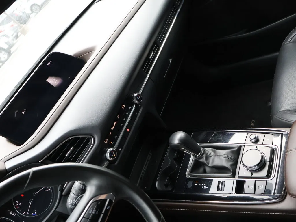 Mazda CX-30 photo 19