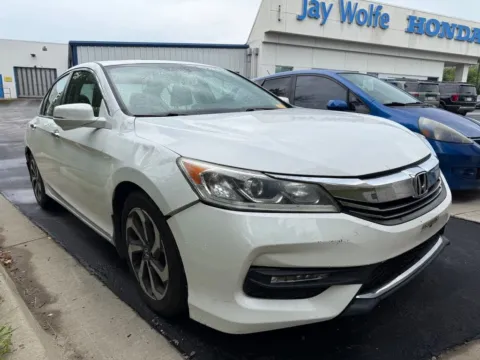 White 2016 Honda Accord Sedan EX-L for sale in Kansas City, MO
