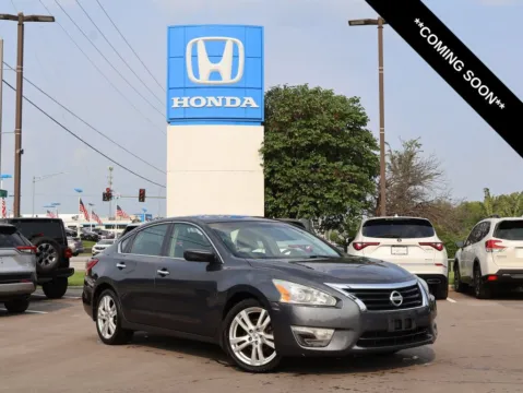 Gray 2013 Nissan Altima 3.5 S for sale in Kansas City, MO