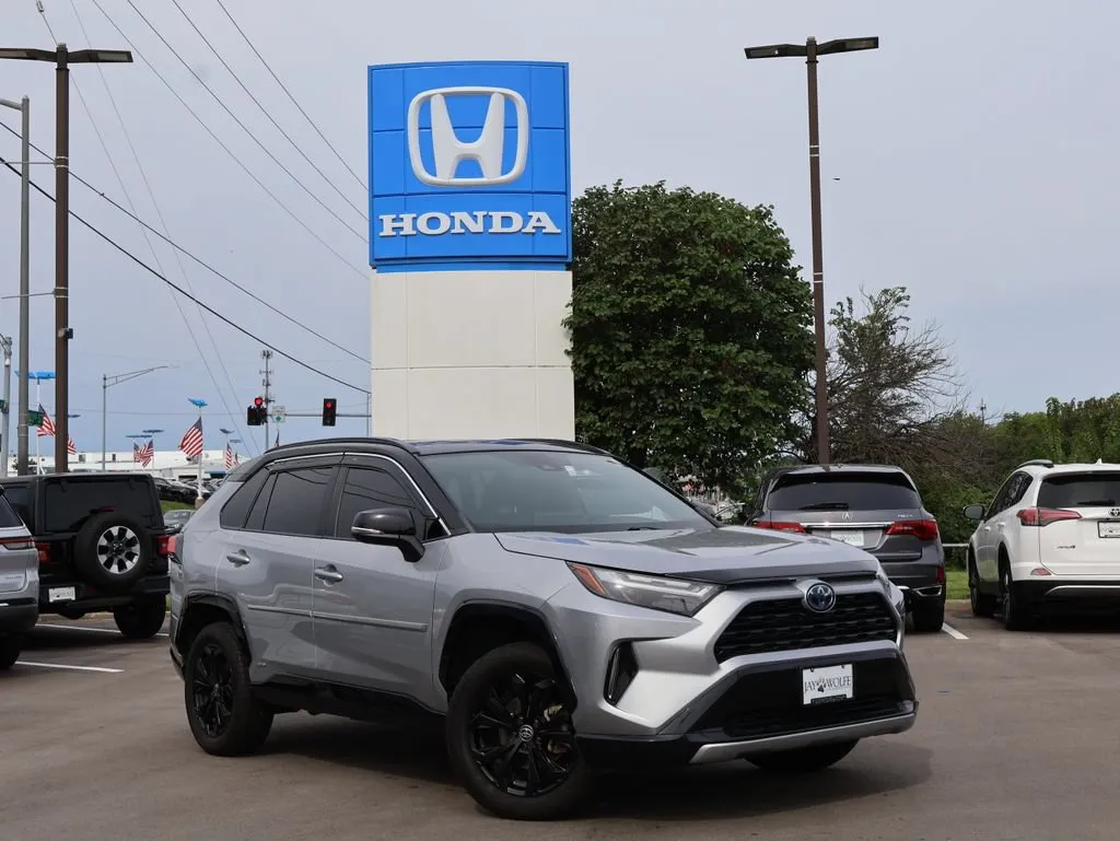 Silver 2022 Toyota RAV4 Hybrid XSE for sale in Kansas City, MO