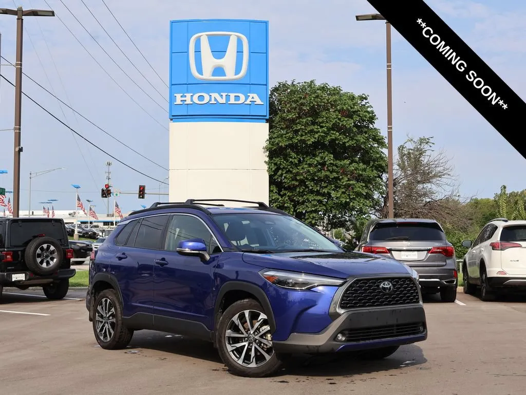 Blue 2024 Toyota Corolla Cross XLE for sale in Kansas City, MO
