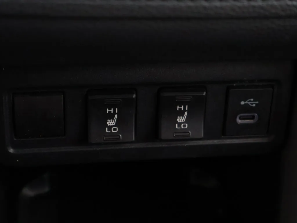 Toyota Corolla Cross photo 24
