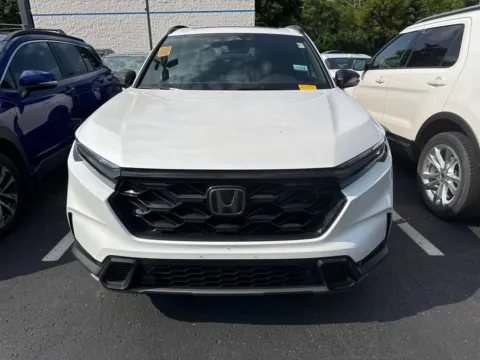 Photos of 2025 Honda CR-V Hybrid Sport-L for sale in Kansas City, MO at Jay Wolfe Honda