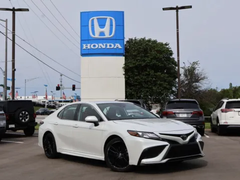 White 2024 Toyota Camry XSE for sale in Kansas City, MO