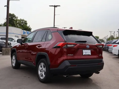 More photos of 2020 Toyota RAV4 Hybrid XLE at Jay Wolfe Honda, MO