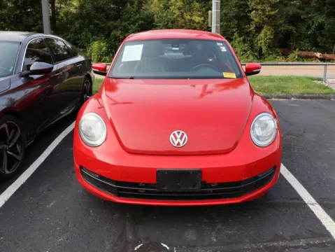 Photos of 2016 Volkswagen Beetle Coupe 1.8T SE for sale in Kansas City, MO at Jay Wolfe Honda