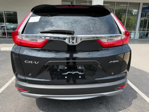More photos of 2019 Honda CR-V EX-L at Jay Wolfe Honda, MO