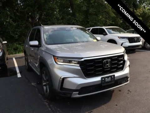 Silver 2024 Honda Pilot Elite for sale in Kansas City, MO