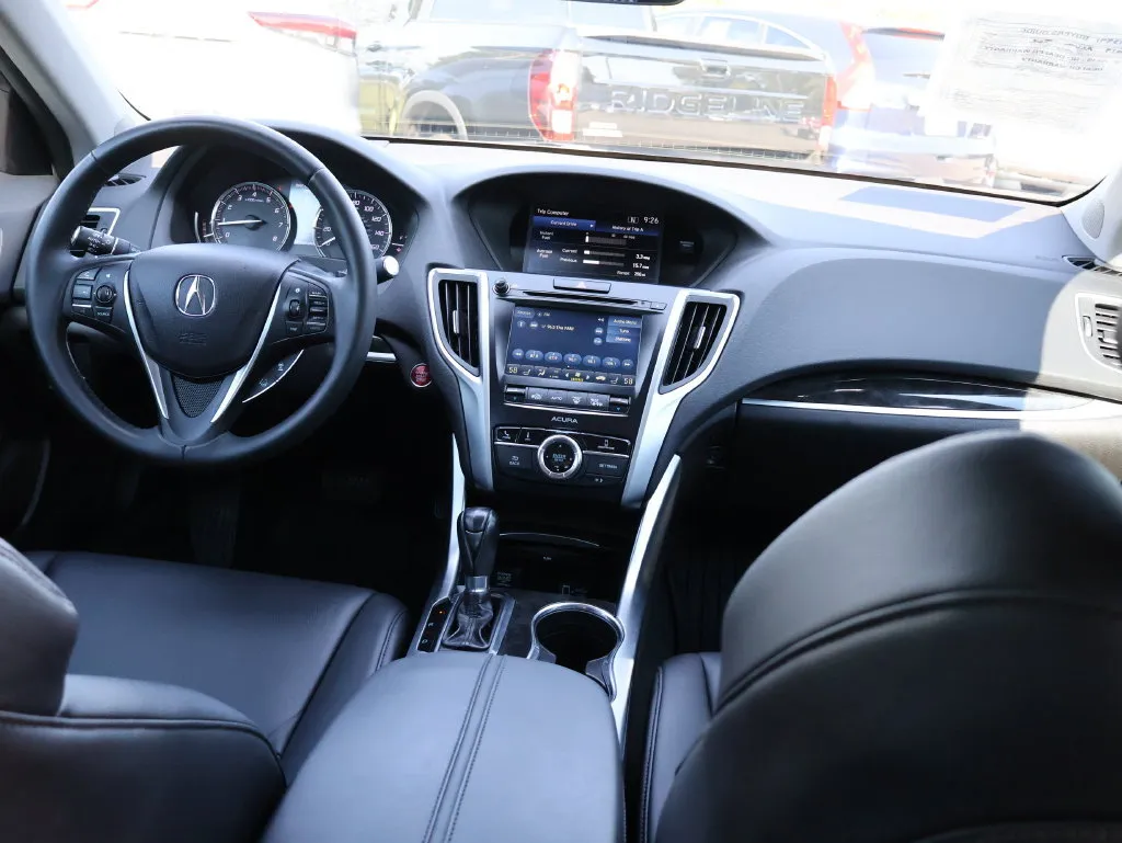 Acura TLX photo 13