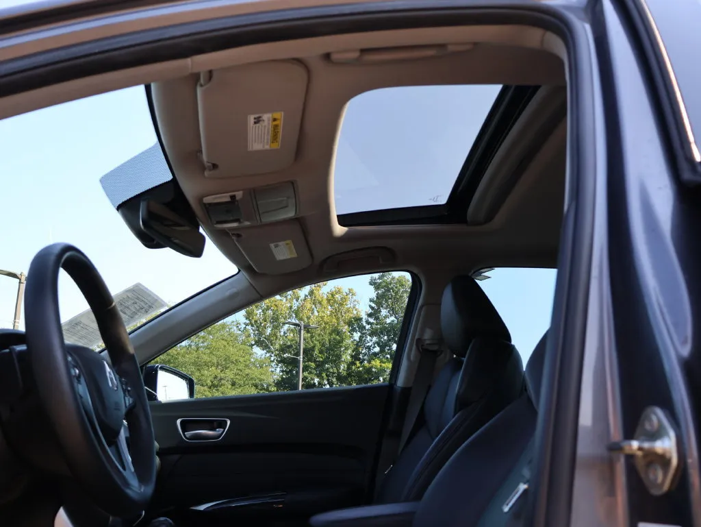 Acura TLX photo 31