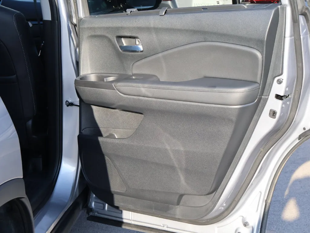 Honda Pilot photo 16