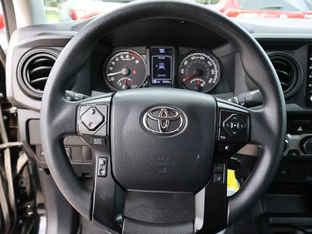 Toyota Tacoma photo 24