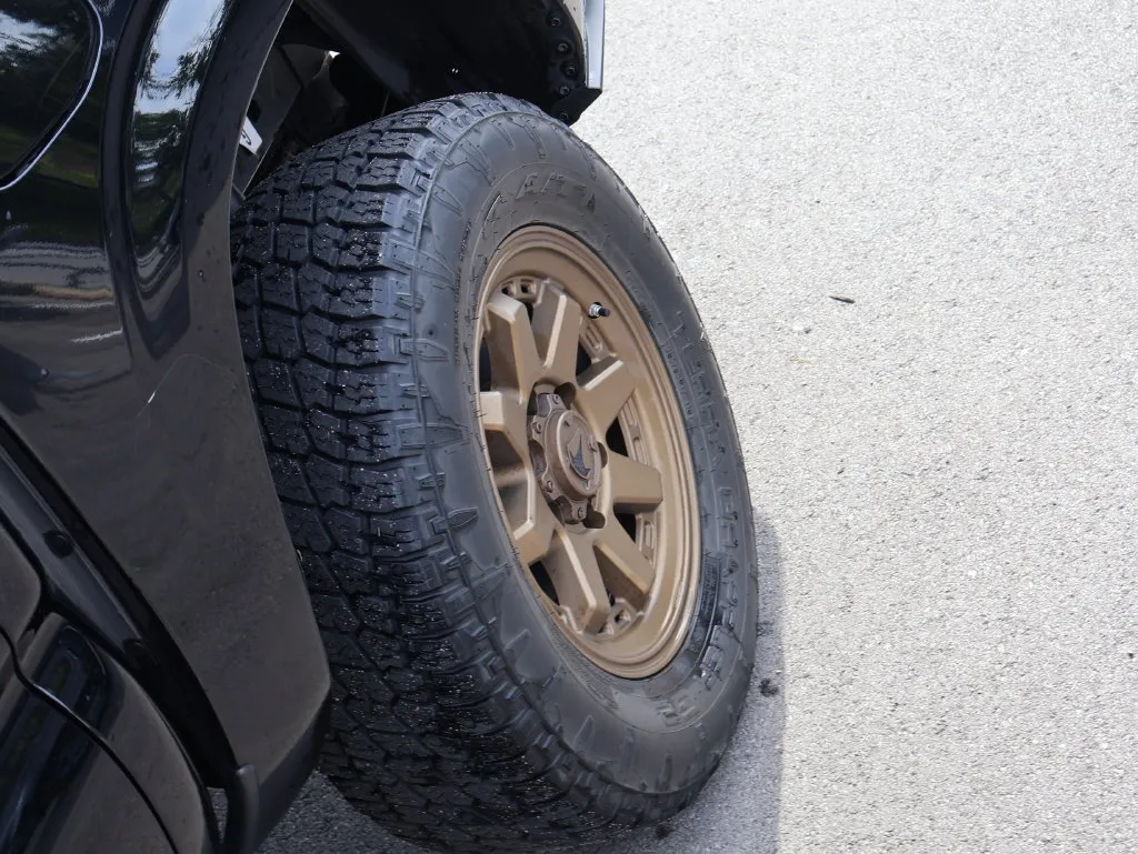 Toyota Tacoma photo 29