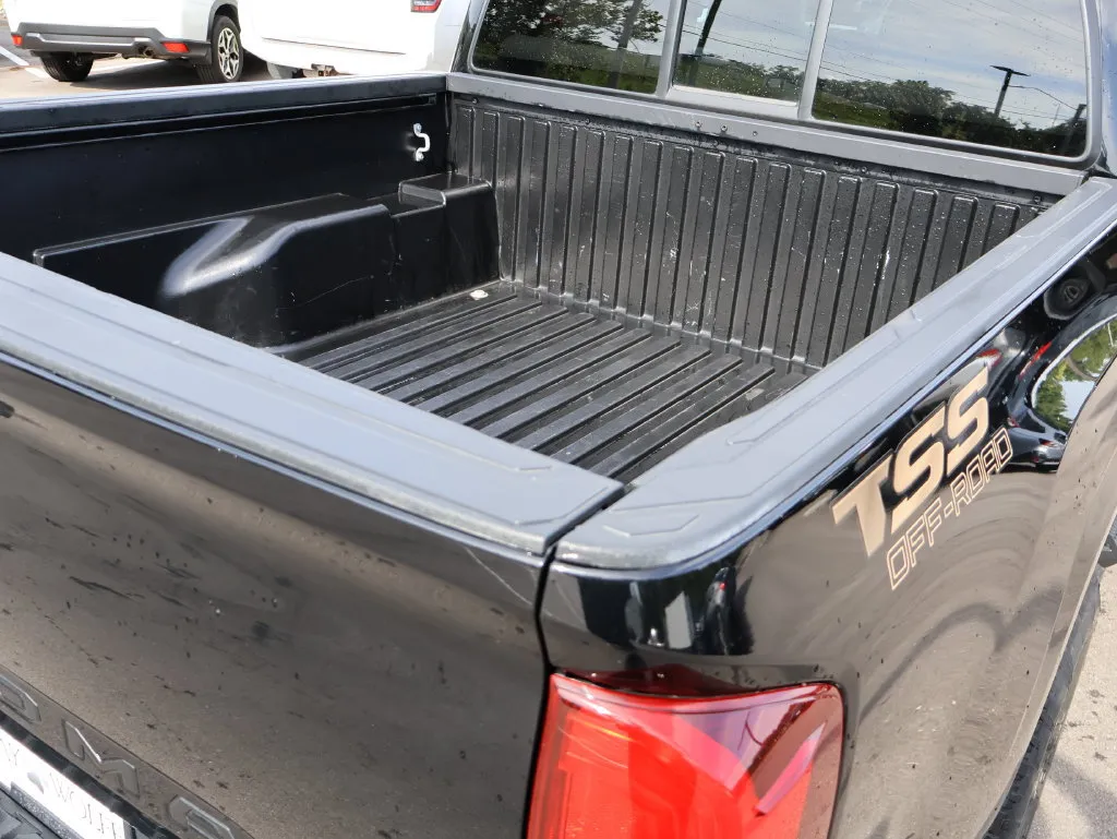 Toyota Tacoma photo 15