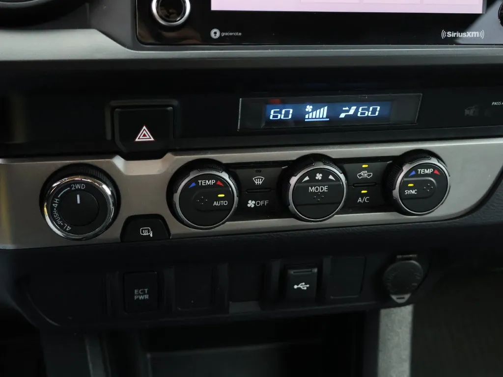Toyota Tacoma photo 21