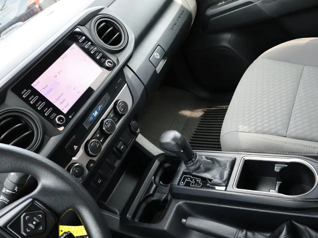 Toyota Tacoma photo 18