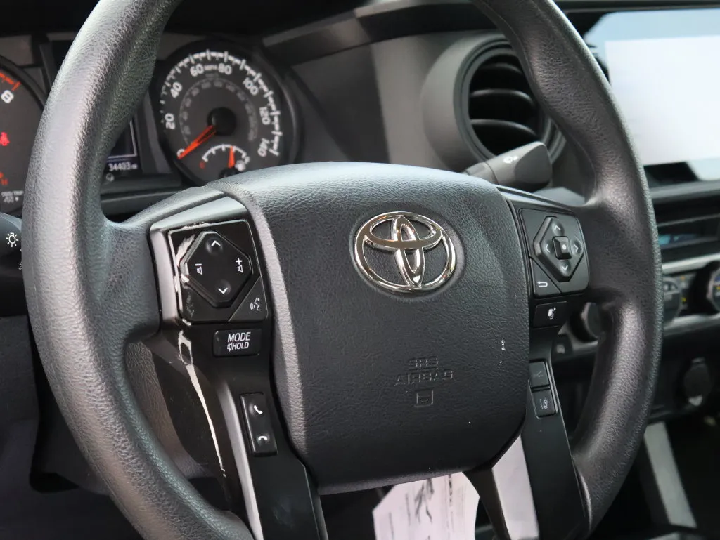 Toyota Tacoma photo 17