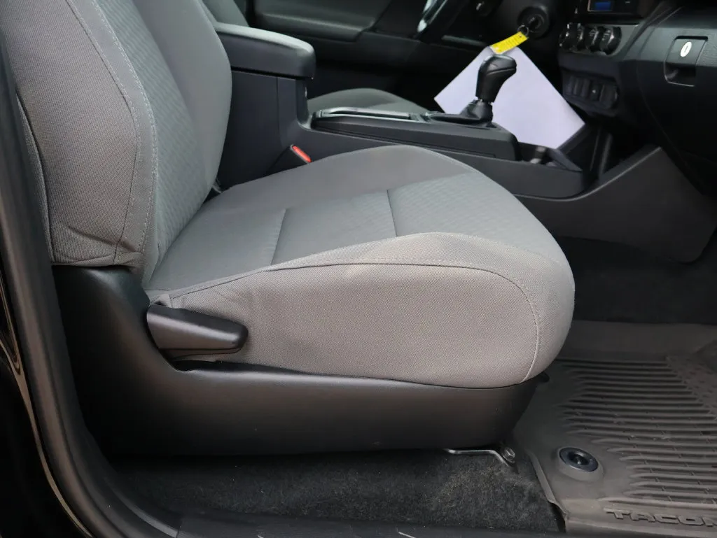 Toyota Tacoma photo 10