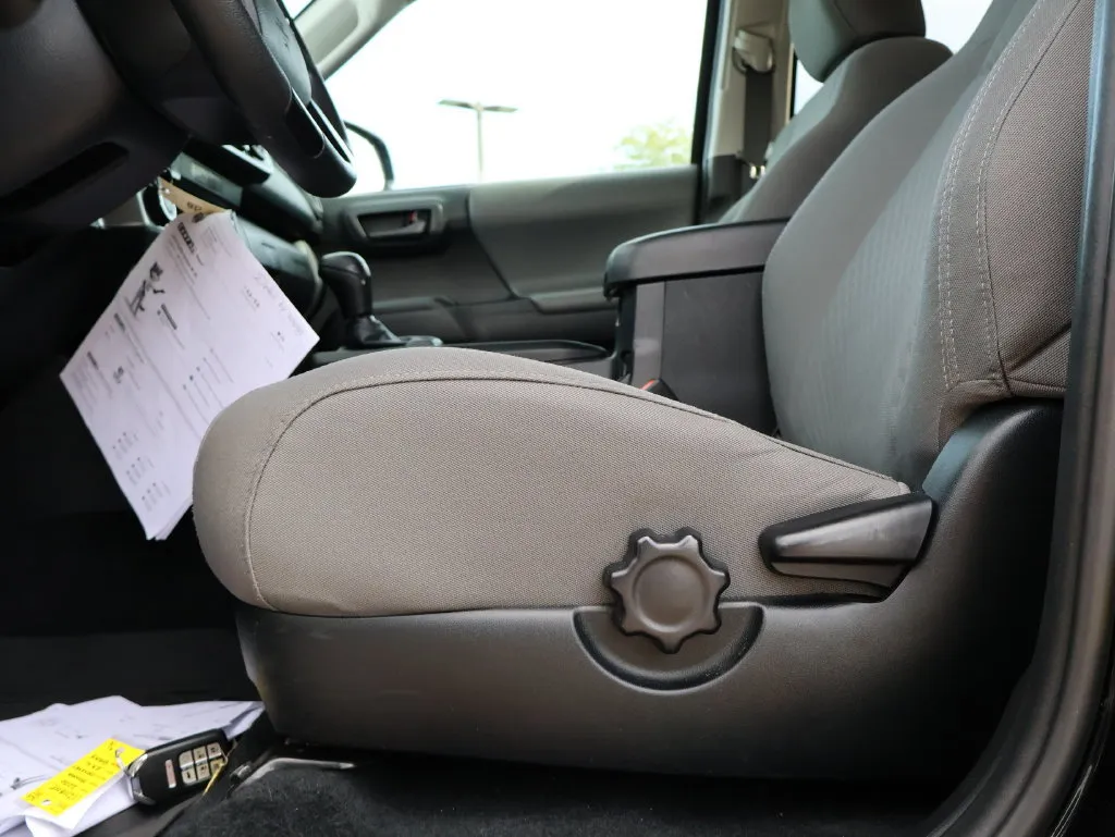 Toyota Tacoma photo 27