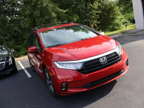 Red 2022 Honda Odyssey Elite for sale in Kansas City, MO