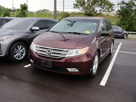 Another view of 2011 Honda Odyssey Touring for sale in Kansas City, MO at Jay Wolfe Honda