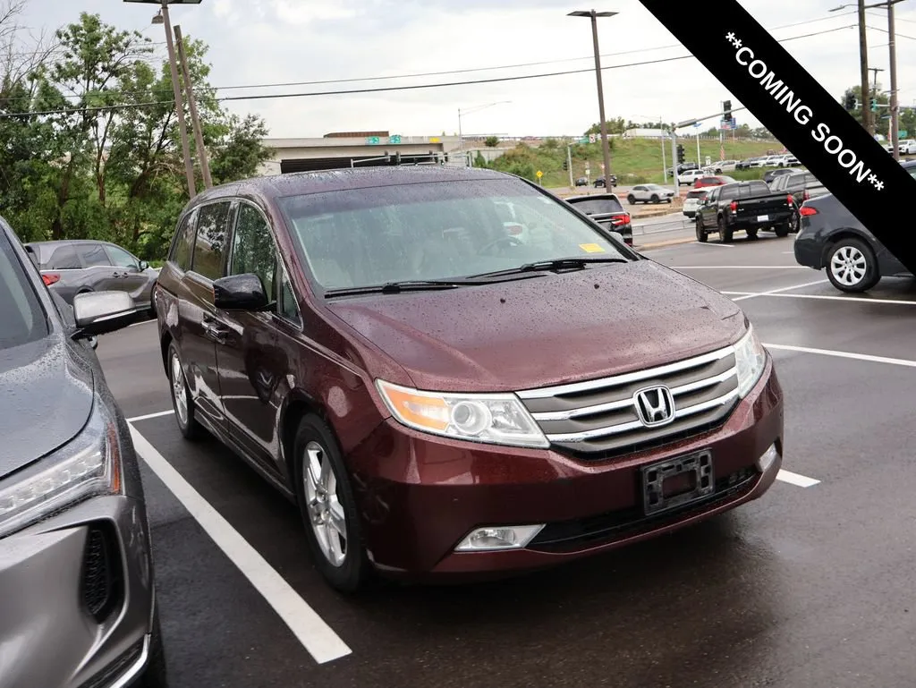 Red 2011 Honda Odyssey Touring for sale in Kansas City, MO