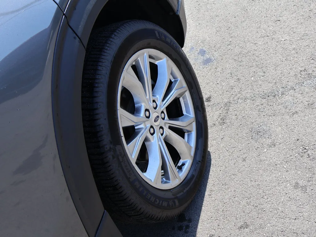 Ford Explorer photo 36
