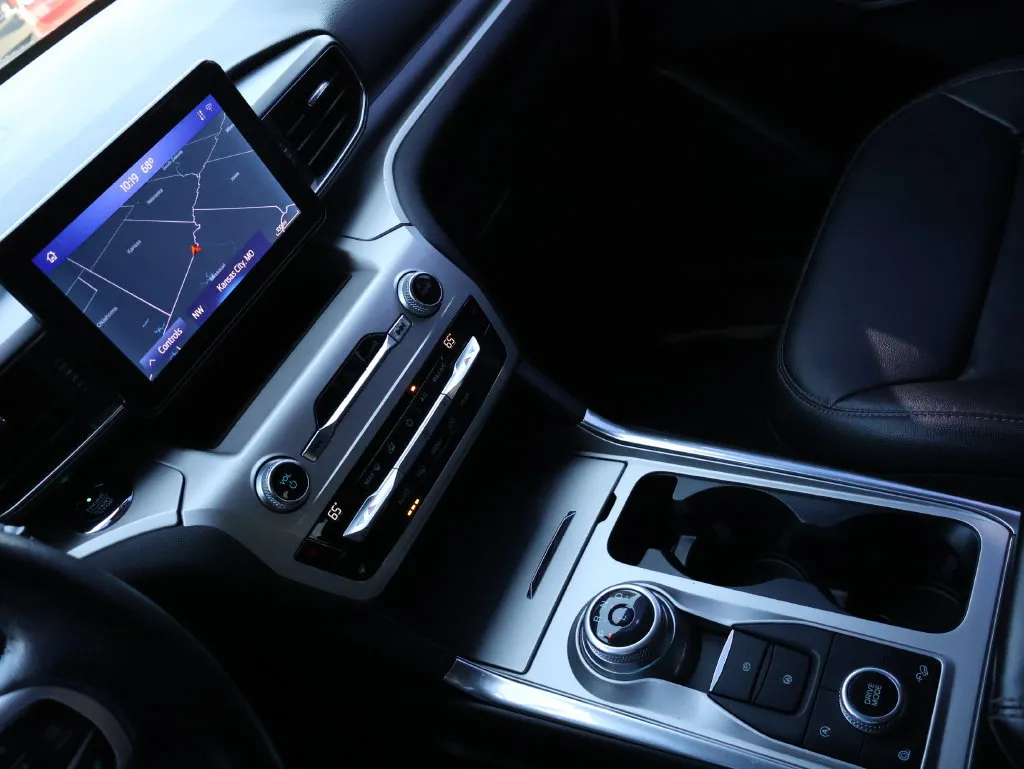 Ford Explorer photo 20