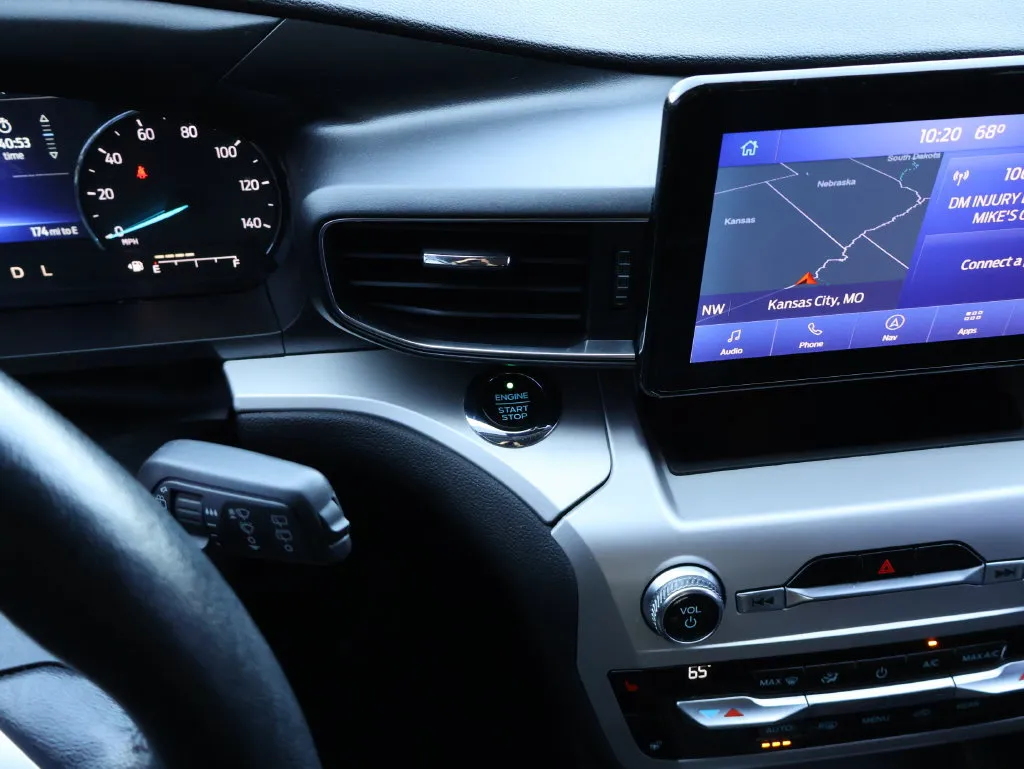 Ford Explorer photo 29
