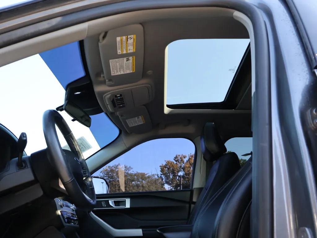 Ford Explorer photo 35