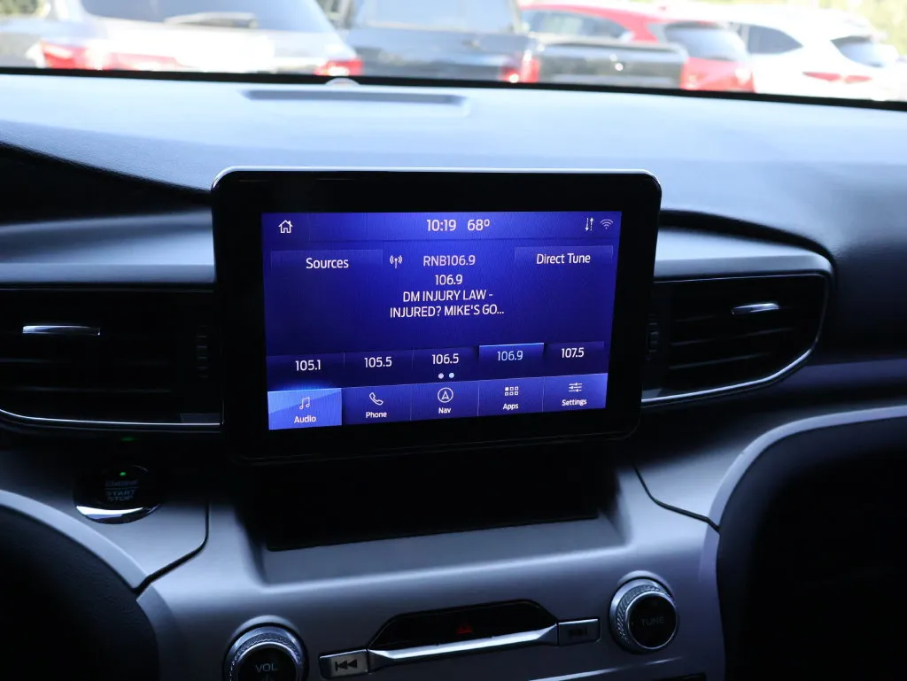 Ford Explorer photo 22