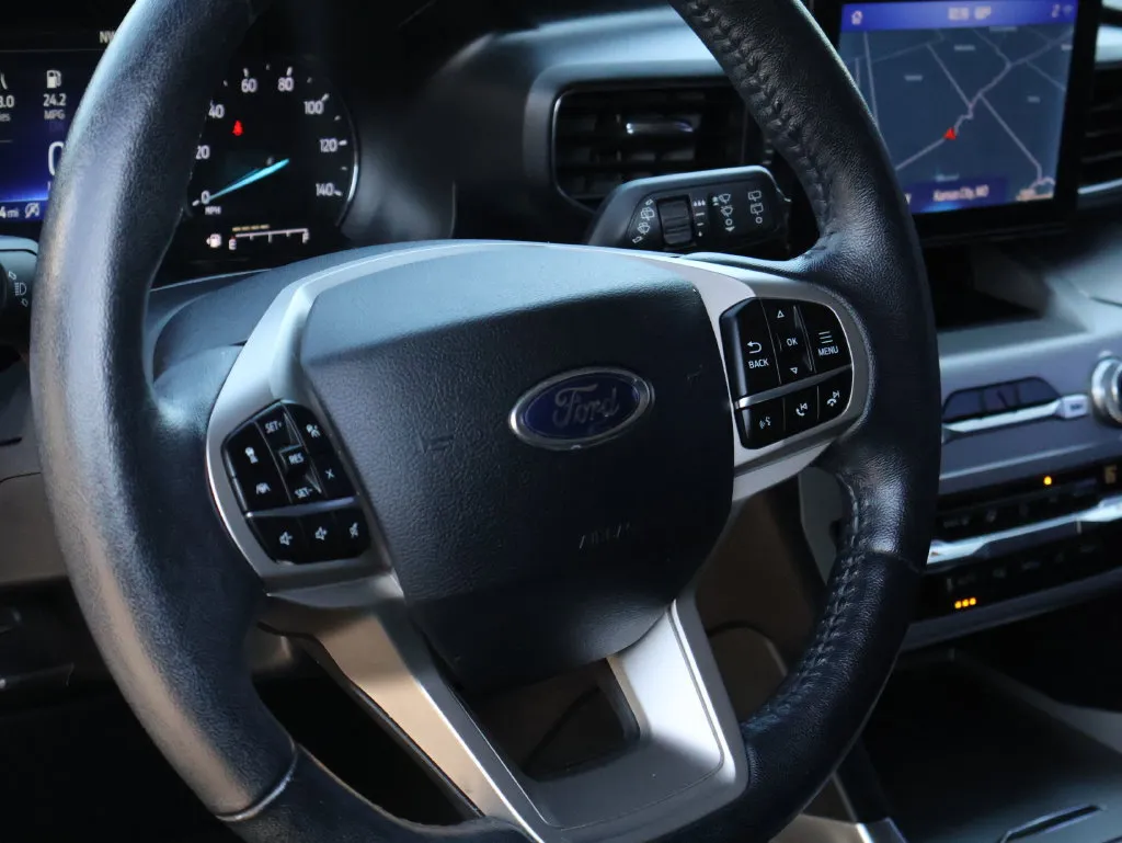 Ford Explorer photo 19