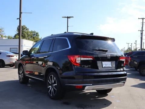More photos of 2019 Honda Pilot Touring 8-Passenger at Jay Wolfe Honda, MO