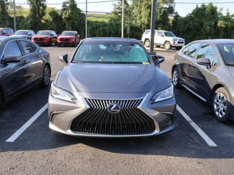 Photos of 2021 Lexus ES 300h for sale in Kansas City, MO at Jay Wolfe Honda