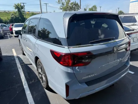 More photos of 2025 Honda Odyssey Touring at Jay Wolfe Honda, MO