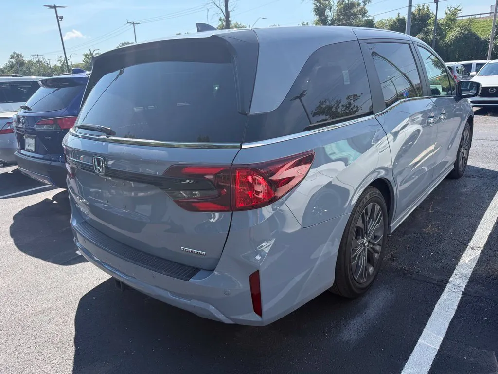 Honda Odyssey photo 6