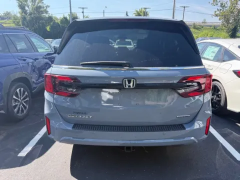 More photos of 2025 Honda Odyssey Touring at Jay Wolfe Honda, MO