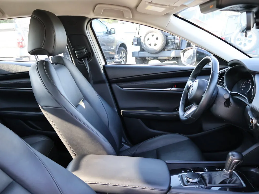 Mazda Mazda3 photo 8