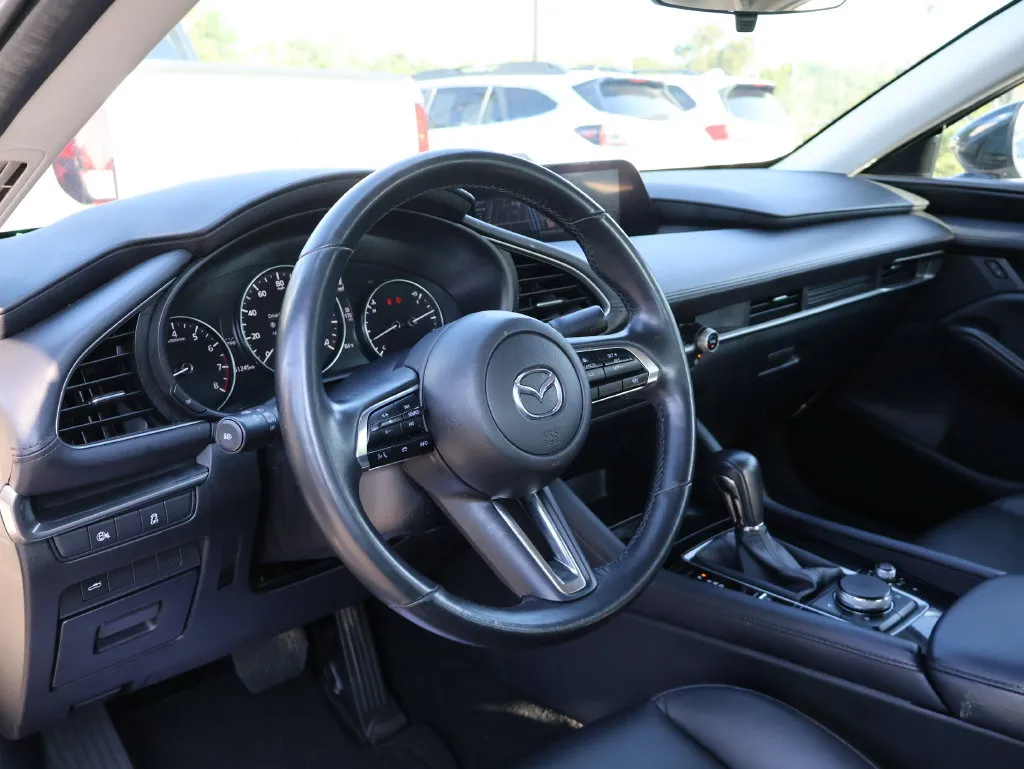 Mazda Mazda3 photo 16