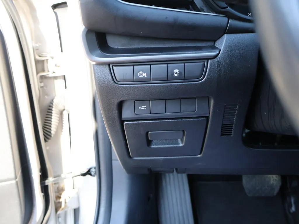 Mazda Mazda3 photo 32