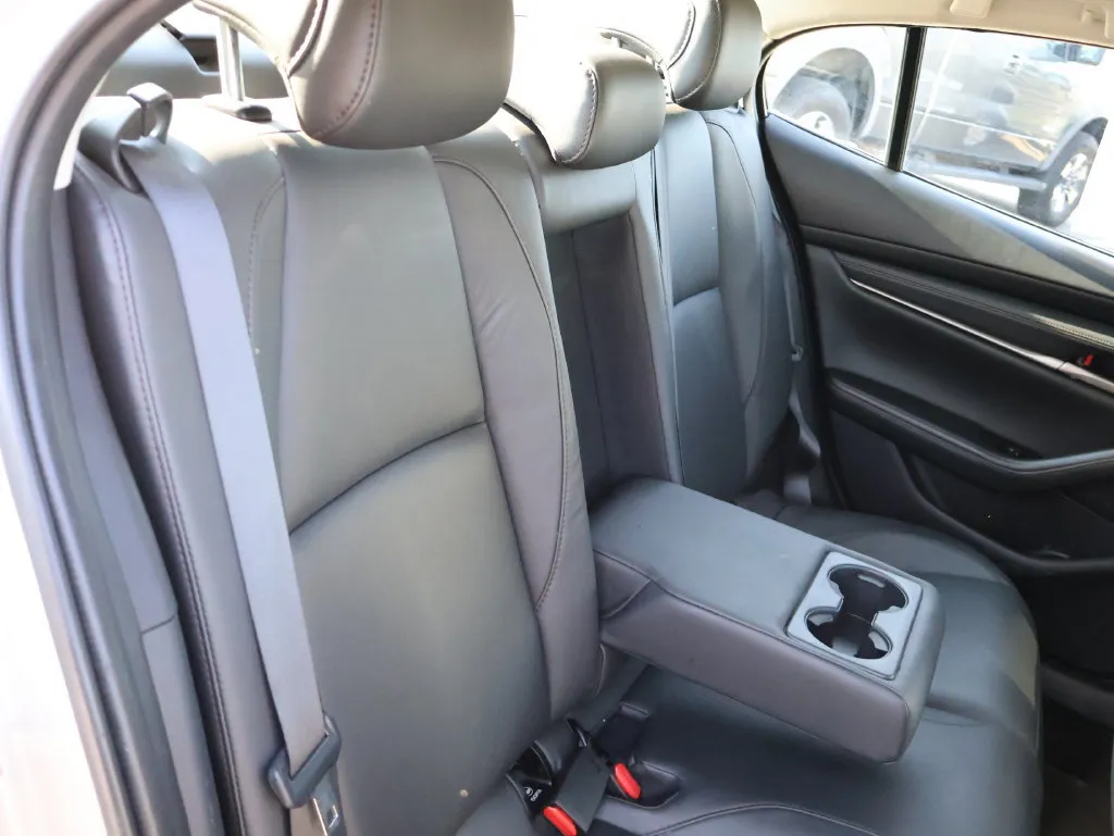 Mazda Mazda3 photo 12