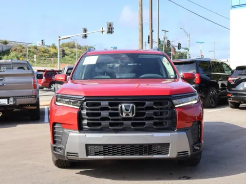 Photos of 2026 Honda Pilot EX-L for sale in Kansas City, MO at Jay Wolfe Honda